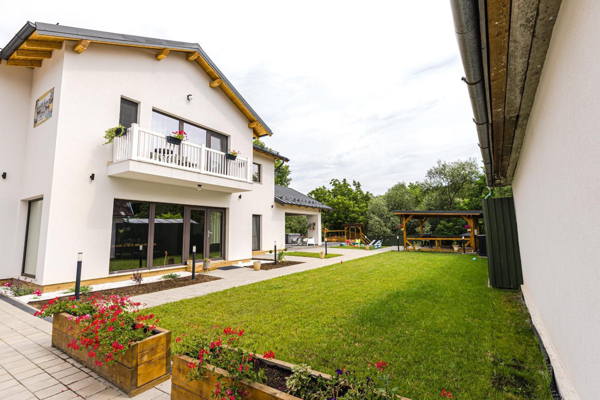Ioanaguesthouse Turda Exterior foto