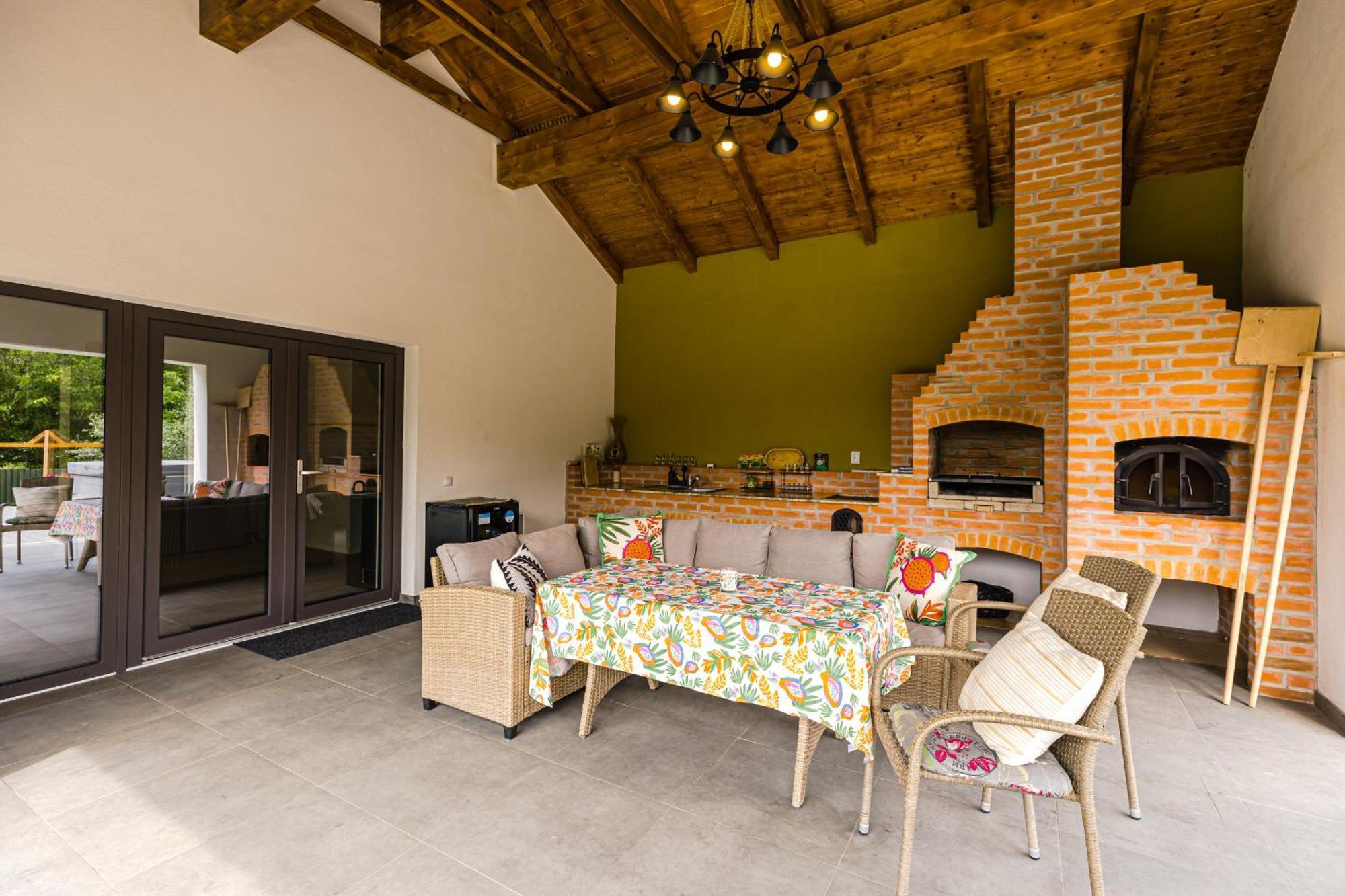 Ioanaguesthouse Turda Exterior foto
